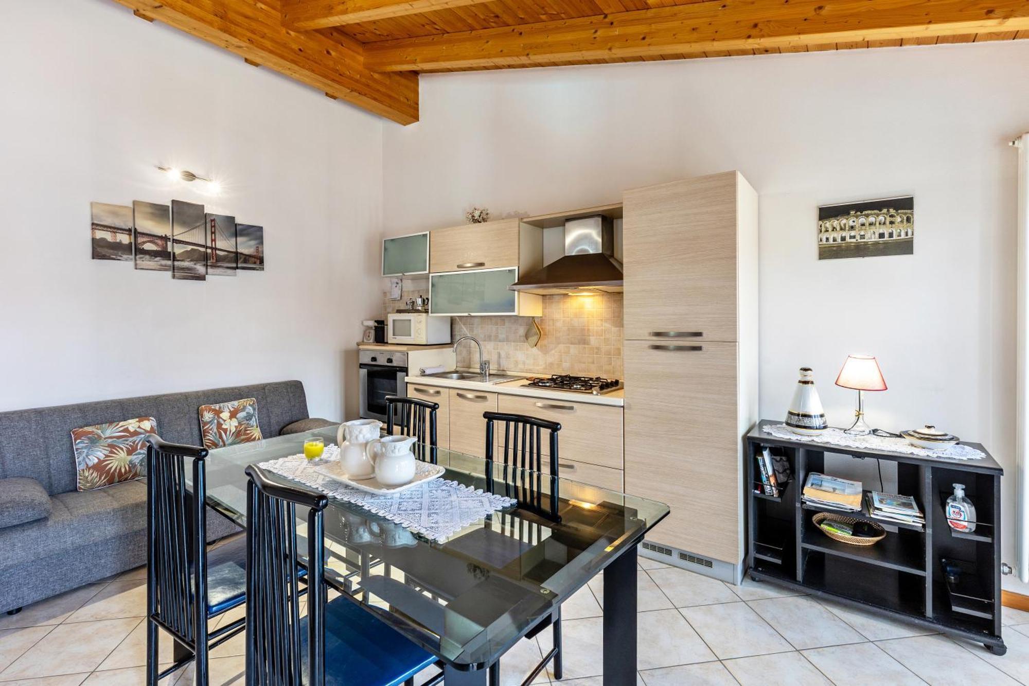 Residence La Corte Near Gardaland Castelnuovo del Garda Exterior photo